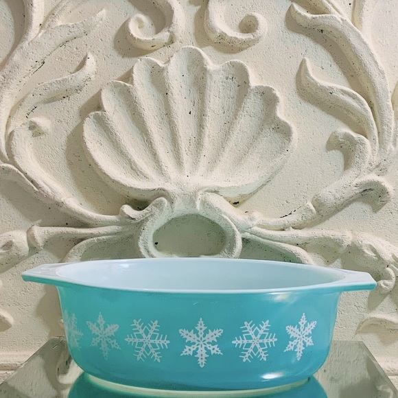 ANTIQUE Turquoise Pyrex Snowflake Dish 1956 - 1967 - Picture 1 of 6